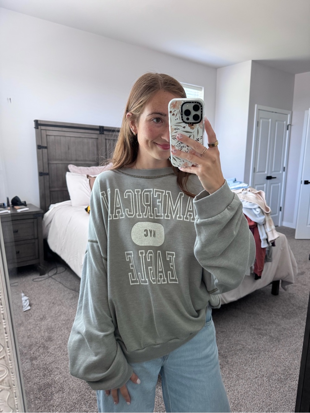American Eagle - Graphic Crewneck